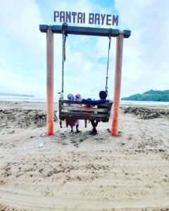 pantai bayem tulungagung