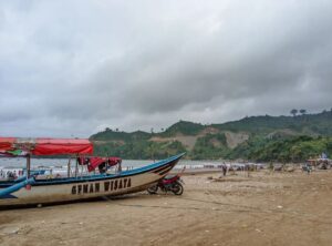 pantai bayem tulungagung